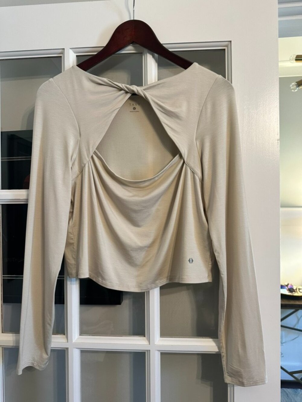 Tavi Form Cropped Long Sleeve - Picture 3 of 4
